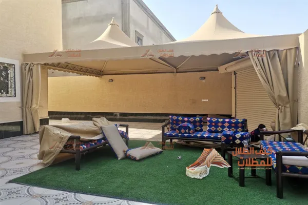 مظلات هرمية